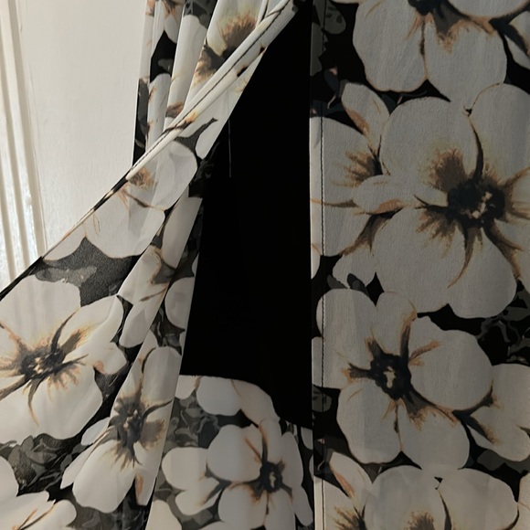 Dynamite Floral Maxi Skirt - Picture 3 of 8